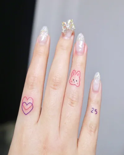 Teddies & Hearts Finger Tattoo