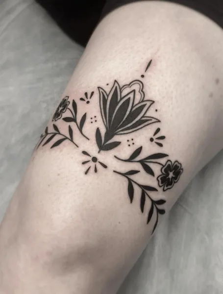 Simple Above The Knee Ornament Tattoo