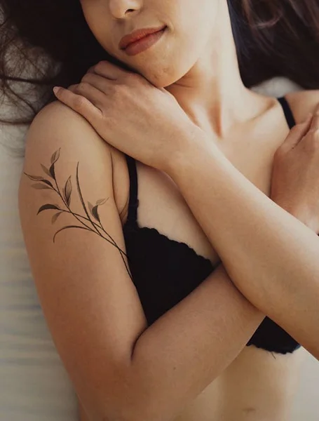 shoulder flower tattoo